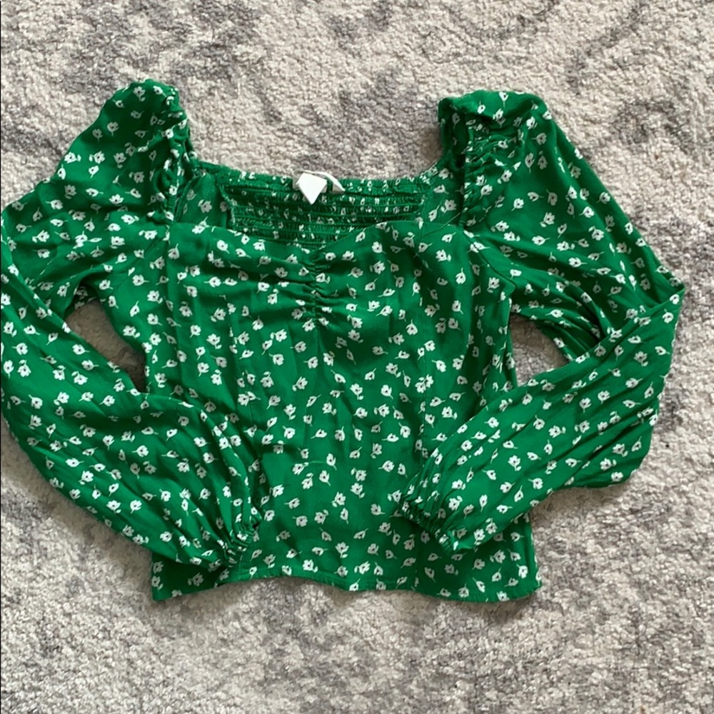 H&M adorable cropped blouse